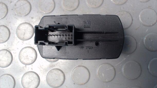 Foto: FENSTERHEBERSCHALTER eines Opel Corsa 1.0 12V