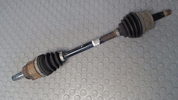 Foto: ANTRIEBSWELLE LINKS eines Opel Corsa 1.0 12V