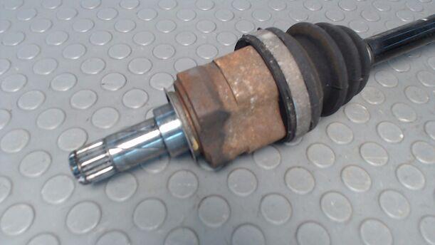 Foto: ANTRIEBSWELLE LINKS eines Opel Corsa 1.0 12V