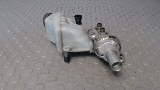 Foto: HAUPTBREMSZYLINDER eines Opel Corsa 1.0 12V