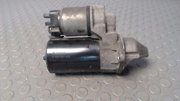 Foto: ANLASSER / STARTER BOSCH eines Opel Corsa 1.0 12V