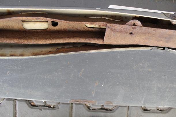 Foto: STOSSSTANGE / STOSSFÄNGER VORN eines Mercedes-Benz 200 D