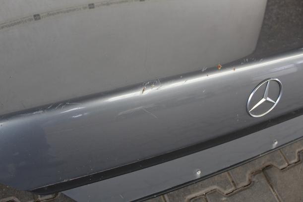Foto: HECKKLAPPE / HECKDECKEL eines Mercedes-Benz 200