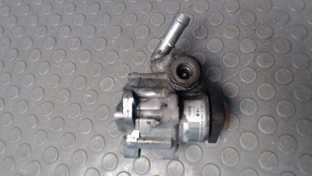 Foto: PUMPE SERVOLENKUNG eines BMW 118d DPF SR