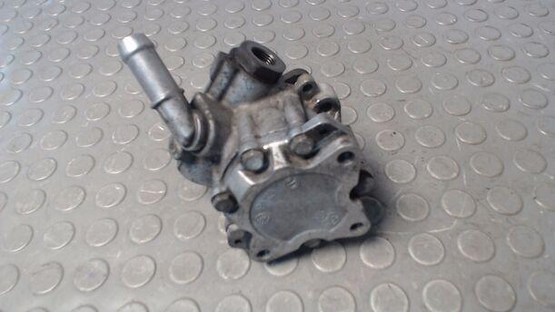 Foto: PUMPE SERVOLENKUNG eines BMW 118d DPF SR
