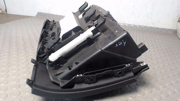 Foto: HANDSCHUHFACH eines BMW 118d DPF CLX
