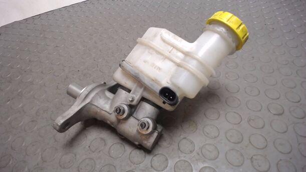 Foto: HAUPTBREMSZYLINDER eines Fiat Panda 1.1