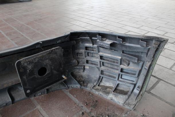 Foto: STOSSSTANGE / STOSSFÄNGER HINTEN eines VW Caddy 1.6 TDI CLX