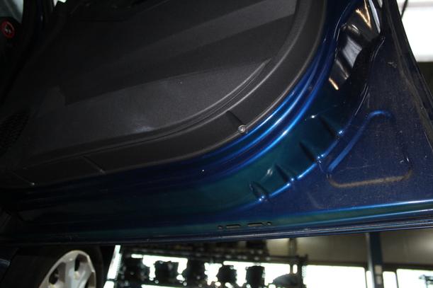 Foto: TÜR VORN RECHTS eines Opel Meriva 1.6 16V Sport