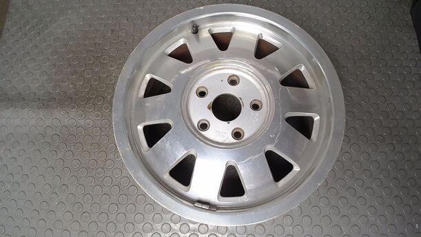 Foto: ALUFELGE 6X15 ET45 eines Audi A4 Avant 1.6