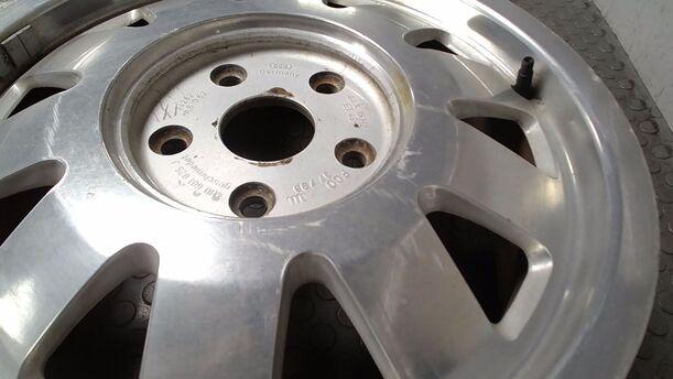 Foto: ALUFELGE 6X15 ET45 eines Audi A4 Avant 1.6