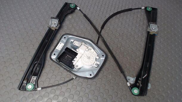 Foto: FENSTERHEBER ELEKTRISCH VORN LINKS eines VW Golf Variant 1.9 TDI DPF