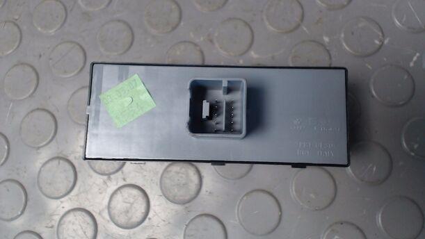 Foto: FENSTERHEBERSCHALTER eines VW Golf Variant 1.9 TDI DPF