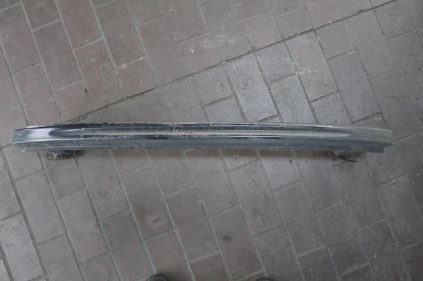 Foto: VERSTÄRKUNG HINTEN eines VW Golf Variant 1.9 TDI DPF