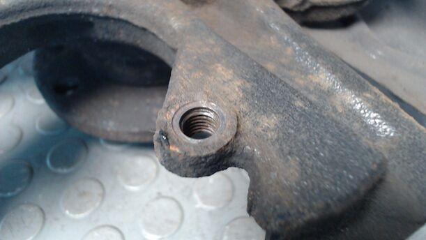 Foto: ACHSSCHENKEL VORN LINKS eines VW Golf Variant 1.9 TDI DPF