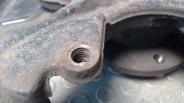 Foto: ACHSSCHENKEL VORN RECHTS eines VW Golf Variant 1.9 TDI DPF