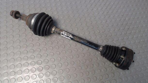 Foto: ANTRIEBSWELLE LINKS eines VW Golf Variant 1.9 TDI DPF