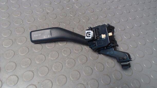 Foto: BLINKERSCHALTER/ KOMBISCHALTER eines VW Golf Variant 1.9 TDI DPF