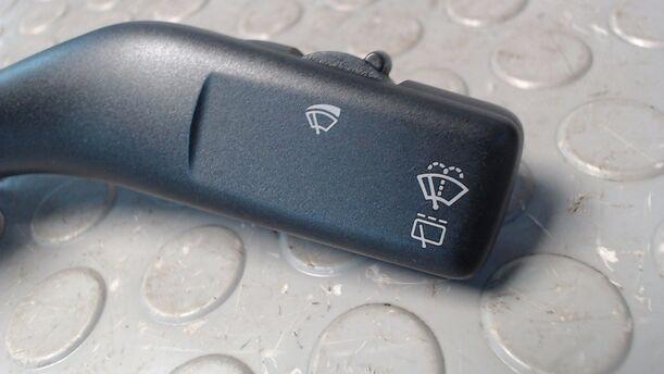 Foto: SCHEIBENWISCHERSCHALTER eines VW Golf Variant 1.9 TDI DPF