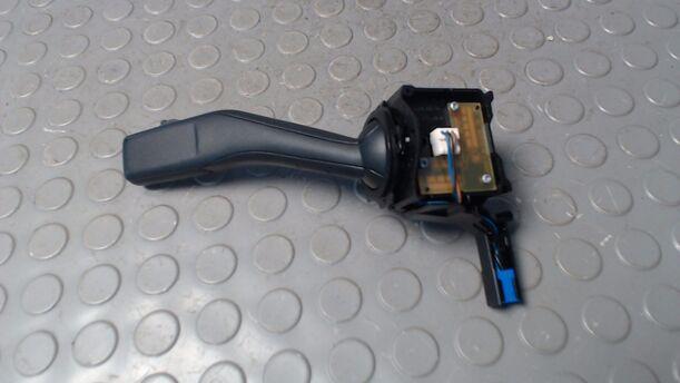 Foto: SCHEIBENWISCHERSCHALTER eines VW Golf Variant 1.9 TDI DPF