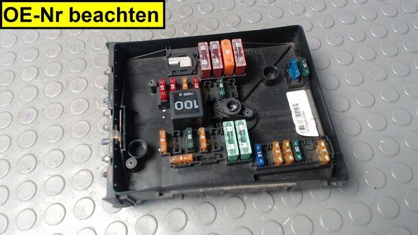 Foto: SICHERUNGSKASTEN ZENTRALELEKTRIK eines VW Golf Variant 1.9 TDI DPF