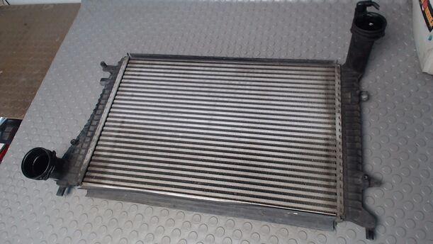 Foto: LADELUFTKÜHLER eines VW Golf Variant 1.9 TDI DPF