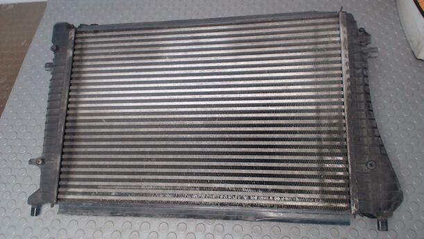 Foto: LADELUFTKÜHLER eines VW Golf Variant 1.9 TDI DPF