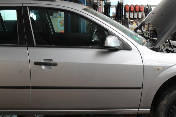 Foto: TÜR VORN RECHTS eines Ford Mondeo 2.0 Turnier TDCi DPF