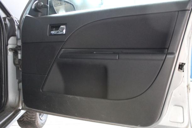 Foto: TÜR VORN RECHTS eines Ford Mondeo 2.0 Turnier TDCi DPF