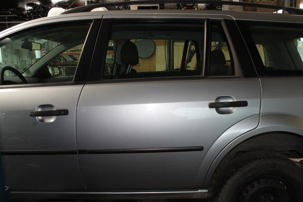 Foto: TÜR HINTEN LINKS eines Ford Mondeo 2.0 Turnier TDCi DPF