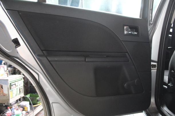 Foto: TÜR HINTEN LINKS eines Ford Mondeo 2.0 Turnier TDCi DPF