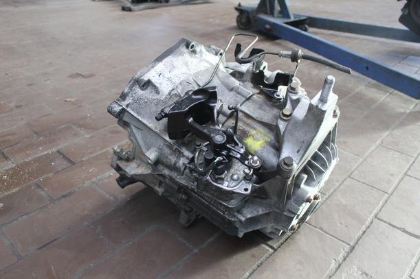 Foto: SCHALTGETRIEBE 6-GANG eines Ford Mondeo 2.0 Turnier TDCi DPF