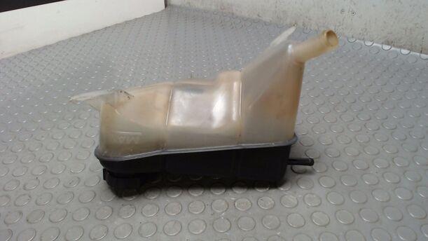 Foto: AUSGLEICHSBEHÄLTER eines Ford Mondeo 2.0 Turnier TDCi DPF