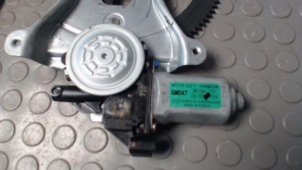 Foto: FENSTERHEBER ELEKTRISCH VORN LINKS eines Daewoo Kalos 1.4 Sport