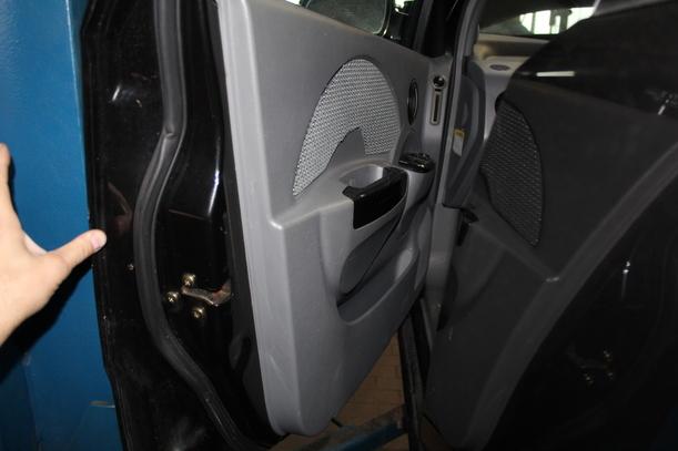 Foto: TÜR VORN LINKS (4/5-Türer) eines Daewoo Kalos 1.4 Sport