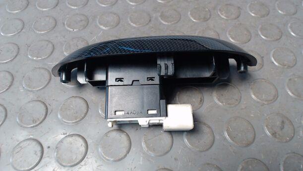 Foto: FENSTERHEBERSCHALTER HINTEN LINKS eines Daewoo Kalos 1.4 Sport