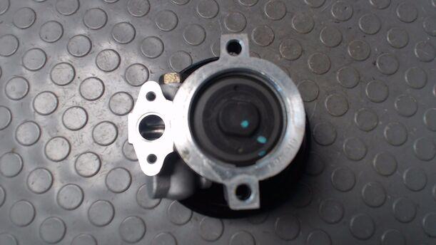 Foto: PUMPE SERVOLENKUNG/ SERVOPUMPE eines Daewoo Kalos 1.4 Sport