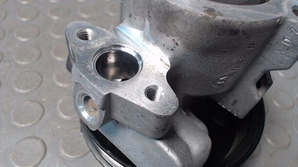 Foto: PUMPE SERVOLENKUNG/ SERVOPUMPE eines Daewoo Kalos 1.4 Sport
