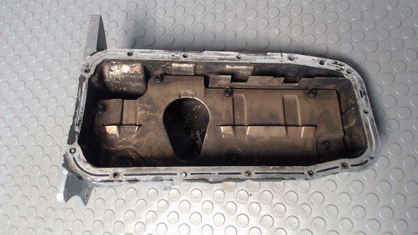 Foto: ÖLWANNE F14D3 eines Daewoo Kalos 1.4 Sport