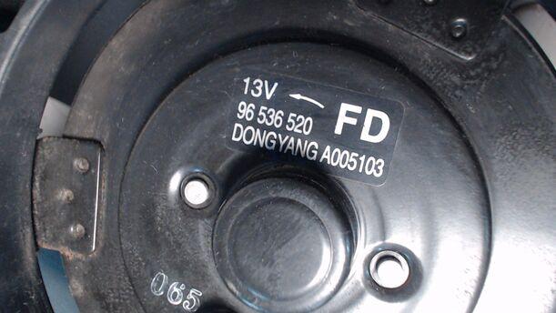 Foto: ELEKTROLÜFTER ( RECHTS ) eines Daewoo Kalos 1.4 Sport