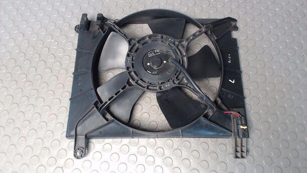 Foto: ELEKTROLÜFTER ( LINKS ) eines Daewoo Kalos 1.4 Sport