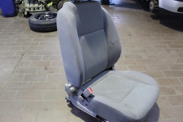 Foto: FAHRERSITZ/ SITZ VORN LINKS (4/5-TÜRER) eines Daewoo Kalos 1.4 Sport