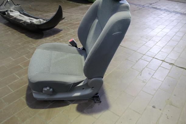 Foto: FAHRERSITZ/ SITZ VORN LINKS (4/5-TÜRER) eines Daewoo Kalos 1.4 Sport