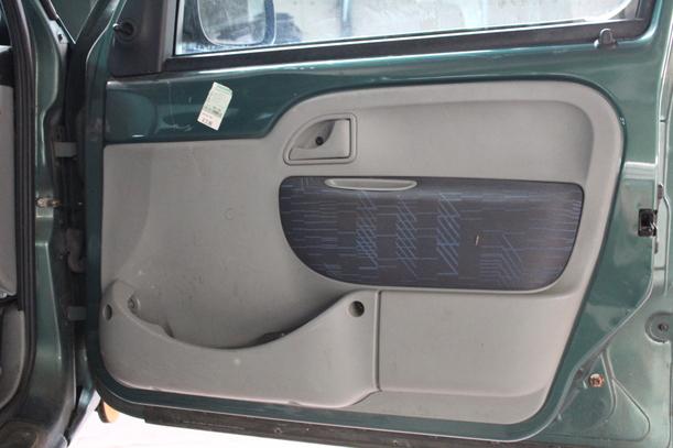Foto: TÜR VORN RECHTS eines Renault Kangoo 1.2 16V