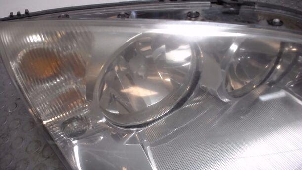 Foto: SCHEINWERFER RECHTS (leicht matt) eines Ford Mondeo 1.8 Turnier