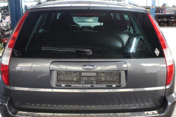 Foto: HECKKLAPPE/ HECKDECKEL eines Ford Mondeo 1.8 Turnier