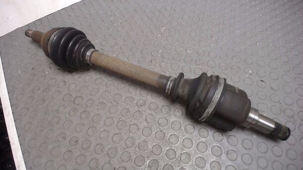 Foto: ANTRIEBSWELLE LINKS eines Ford Mondeo 1.8 Turnier