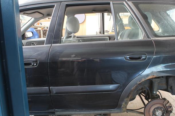 Foto: TÜR HINTEN LINKS eines Mazda 626 2.0 TD