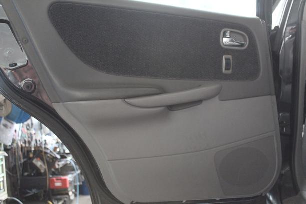 Foto: TÜR HINTEN LINKS eines Mazda 626 2.0 TD