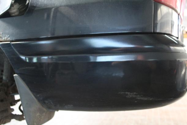 Foto: STOSSFÄNGER/ STOßSTANGE HINTEN eines Mazda 626 2.0 TD